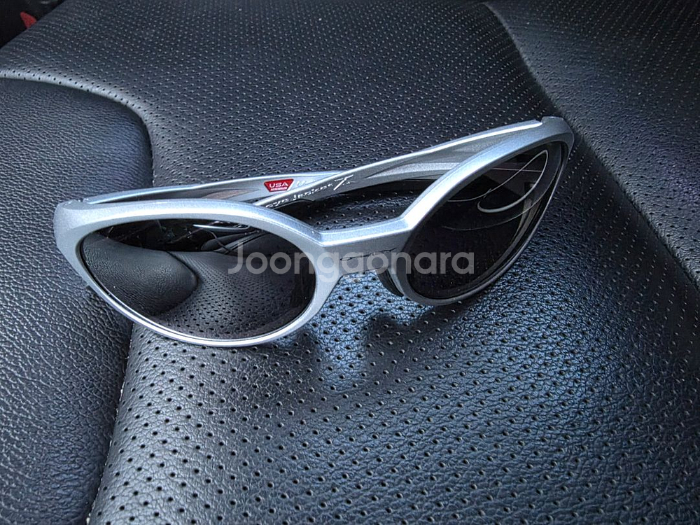 오클리 아이자켓 리덕스 실버 편광 렌즈 선글라스 전천후 코받침--0