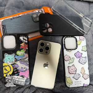 아이폰15 PRO MAX 256 네추럴 티타늄+케이스티파이 메종키츠네 등