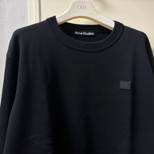 아크네 스튜디오 맨투맨