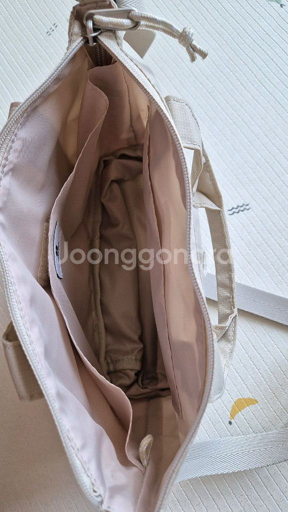 브랜든 확장형 미니 크로스백 라이트베이지--5