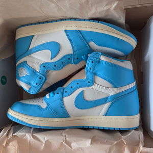 나이키 에어 조던 1 레트로 하이 OG UNC 리이매진드