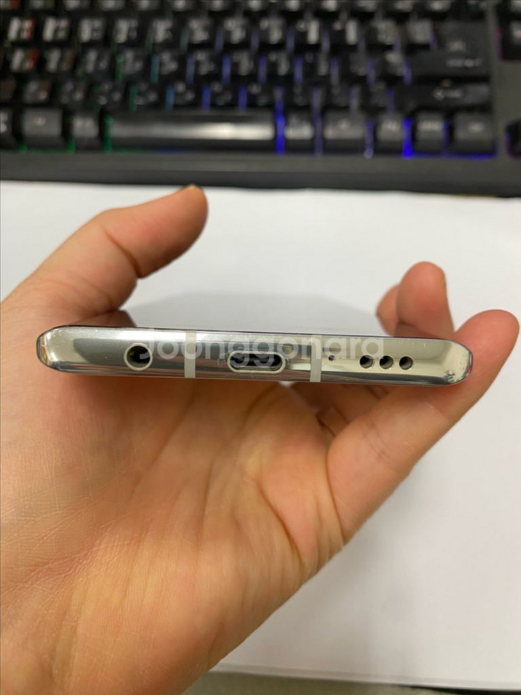 LG 벨벳 화이트 외관깔끔 128GB 무잔상급--6