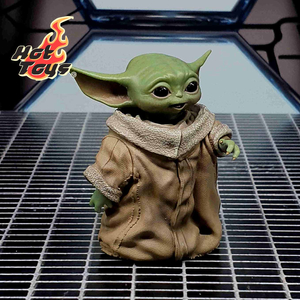 핫토이 스타워즈 만달로리안 베이비 요다 12인치 피규어