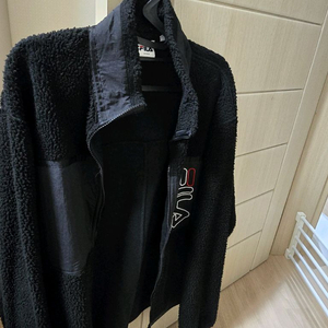 남녀 공용 휠라 후리스 자켓 검정 95(M) 팔아요