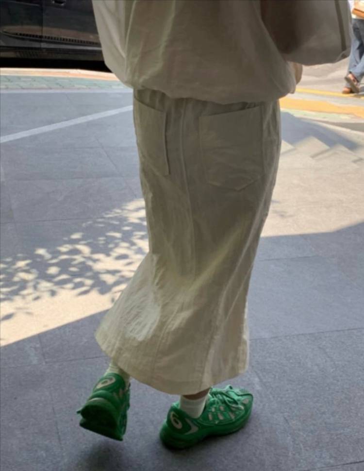 모네마켓 리본빛 폴 스커트 이미지