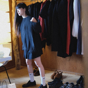 [thyseoul 띠서울] 플리츠 맨투맨 블랙(새상품)