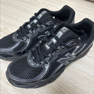 뉴발란스 740 블랙 260