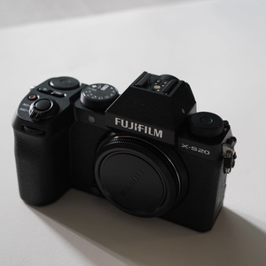 후지필름 X-S20 + XC15-45mm 렌즈, 배터리 2개