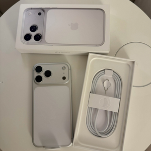 (자급제) 아이폰17프로맥스 실버 +정품케이스 판매