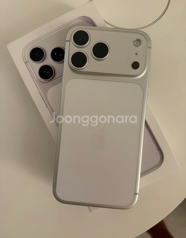 (자급제) 아이폰17프로맥스 실버 +정품케이스 판매--1