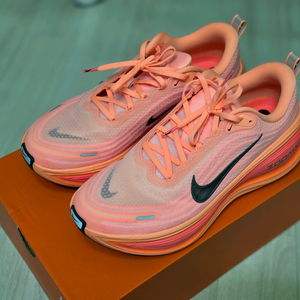 나이키 보메로 플러스 275