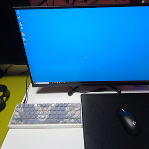 한성 TFG27Q24P QHD Fast IPS 240hz 게이밍 모니터 팝니다 27인치 모니터암포함