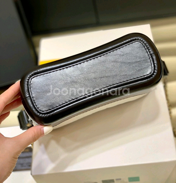 샤넬 가브리엘 호보백 (화이트/스몰)--4