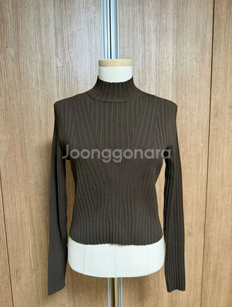 타임 리브드 모크넥 & 벨티드 스커트 셋업--7