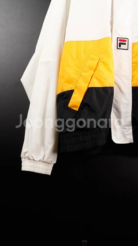 [S] 휠라 삼색 밴딩 바람막이--1