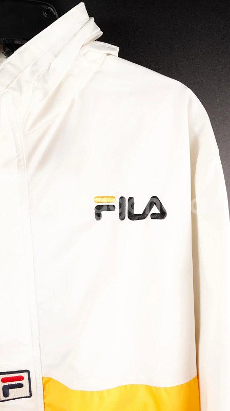 [S] 휠라 삼색 밴딩 바람막이--3