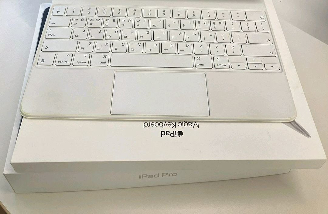 아이패드프로12.9 4세대256g셀룰러 매직키보드펜슬2 이미지