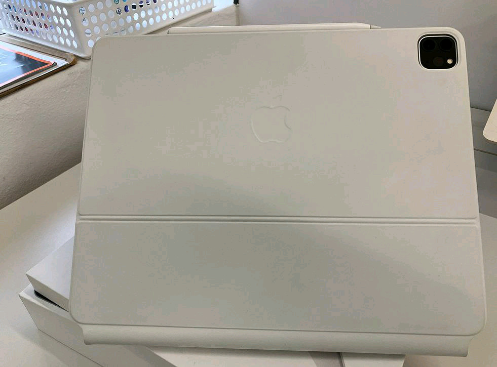 아이패드프로12.9 4세대256g셀룰러 매직키보드펜슬2 이미지