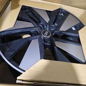 아우디 e트론gt 프리미어 21인치 순정휠