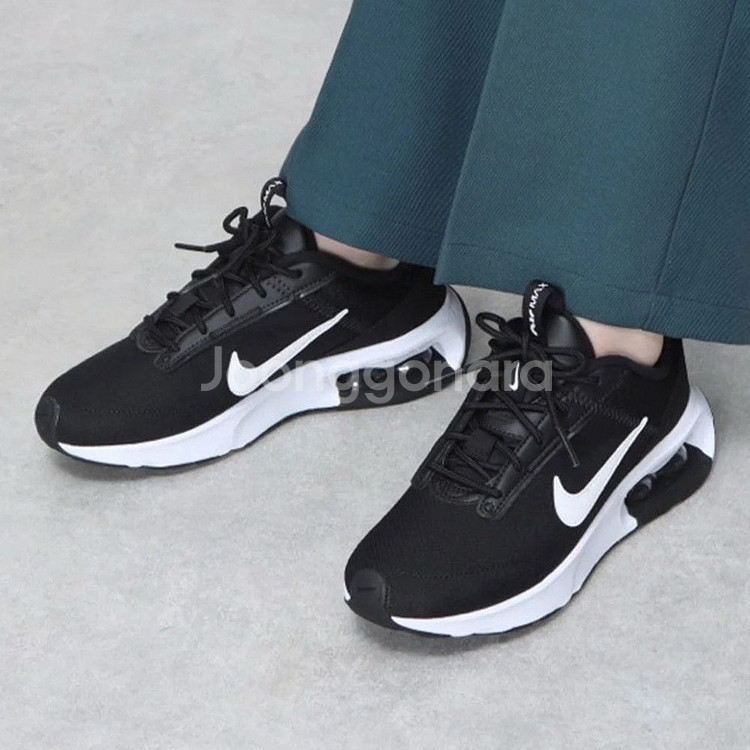 225 나이키 에어맥스 인터락 라이트--0