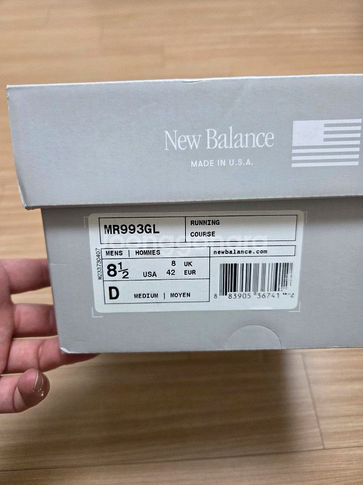뉴발란스 993 남자 265 사이즈 판매나 교환합니다--0