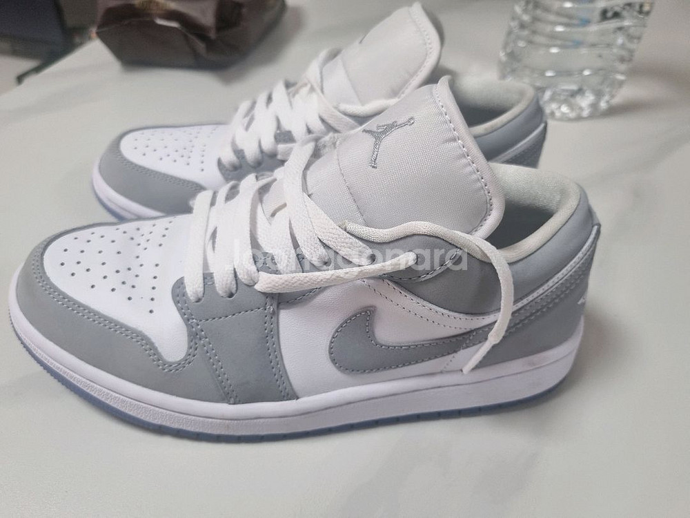 조던 에어 조던 1 레이크 그레이--2