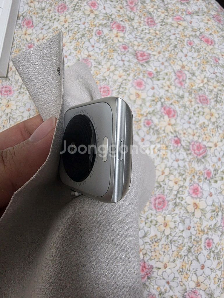 애플워치 SE 2세대 44mm 실버 sk 셀룰러버전 팜--3