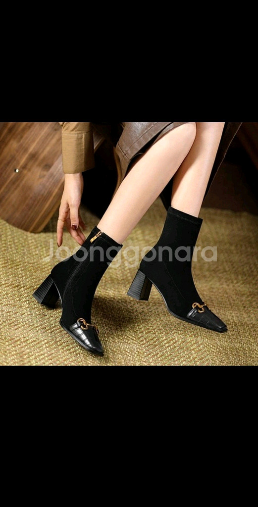 [미착용&새제품] 홀스빗 앞코가죽 스웨이드 앵클부츠 6.5cm/245--0