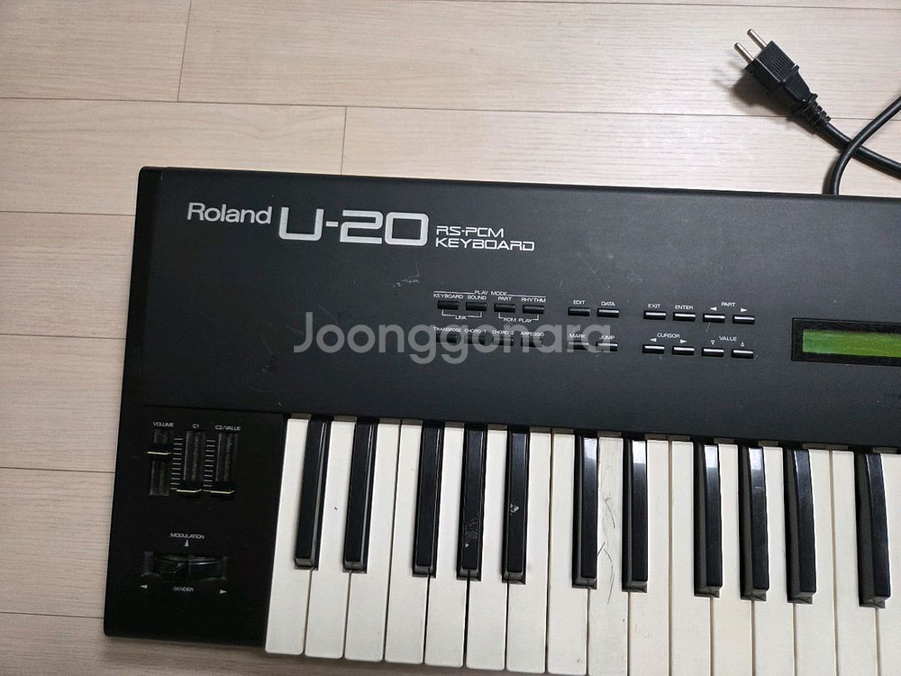 롤랜드 U-20 신디사이져--0