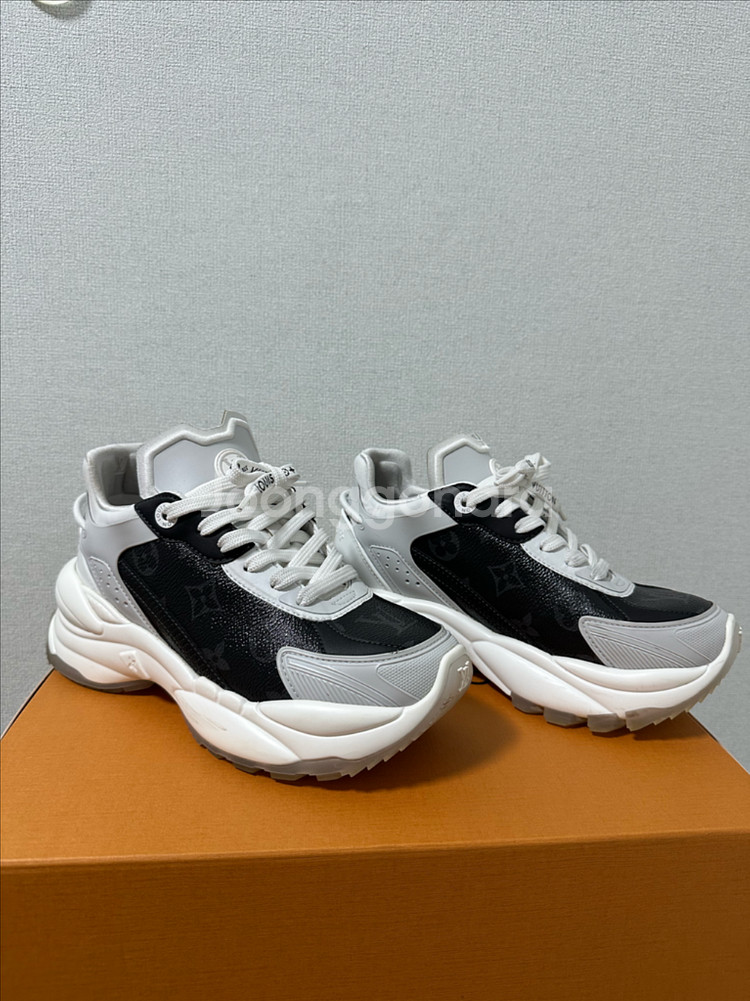 루이비통 스니커즈 런55--1