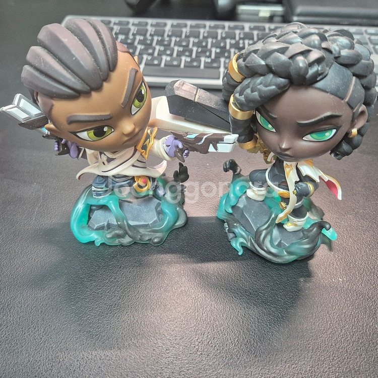 롤 피규어 판매합니다--1