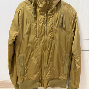 코데즈컴바인 후드 자켓 팝니다.