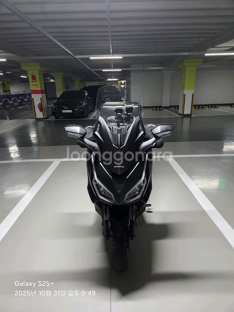 혼다 포르자350 25년식 블랙 만사천km 680만원--0