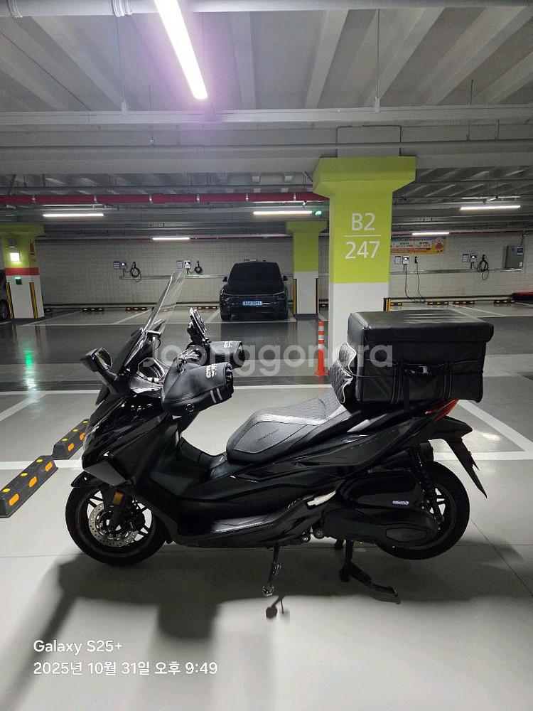 혼다 포르자350 25년식 블랙 만사천km 680만원--2