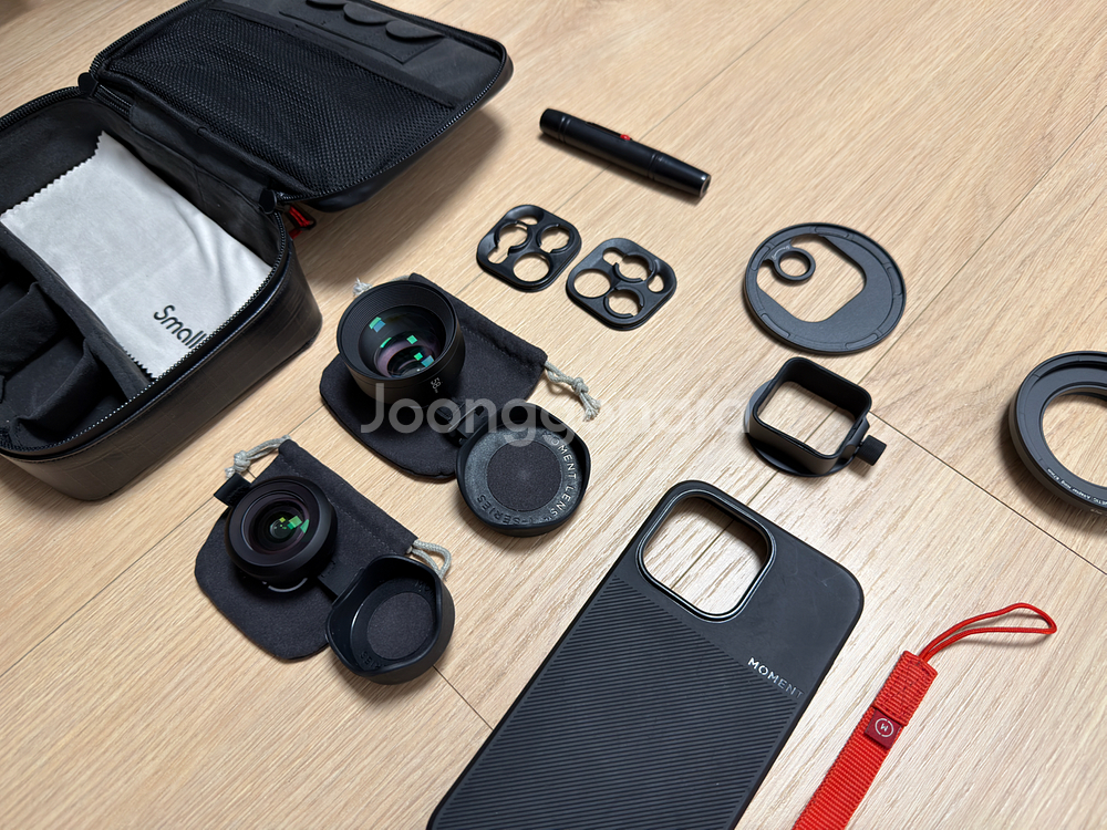 Moment 모먼트 아이폰 15 프로맥스 용 렌즈 및 케이스, 파우치 팝니다.--3