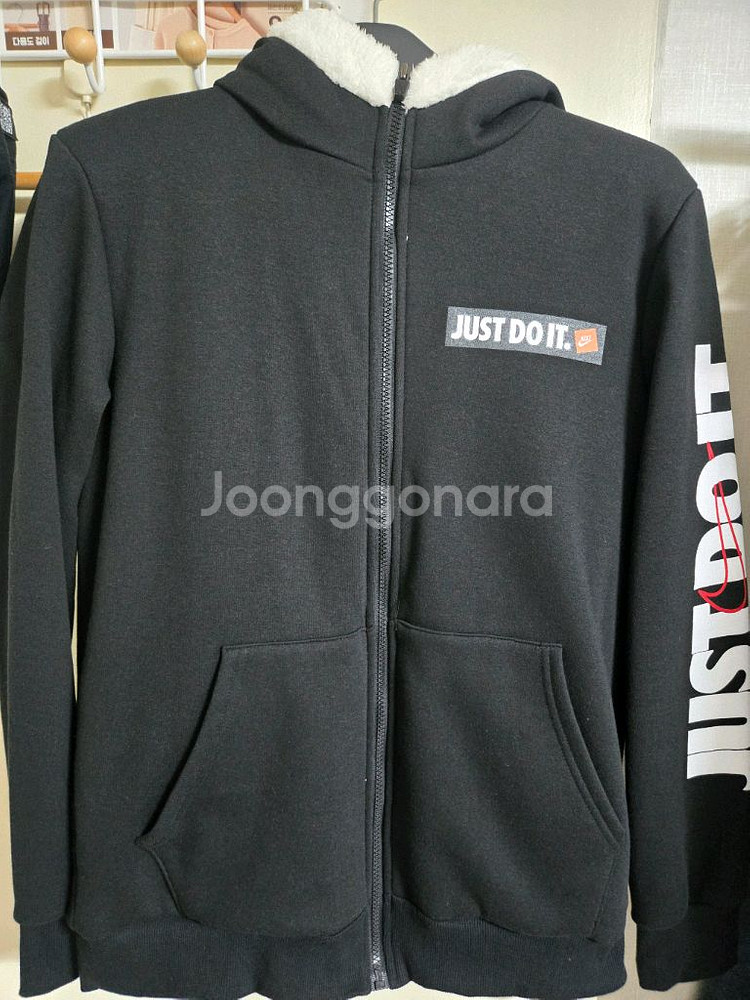 새제품 후드집업 L--0