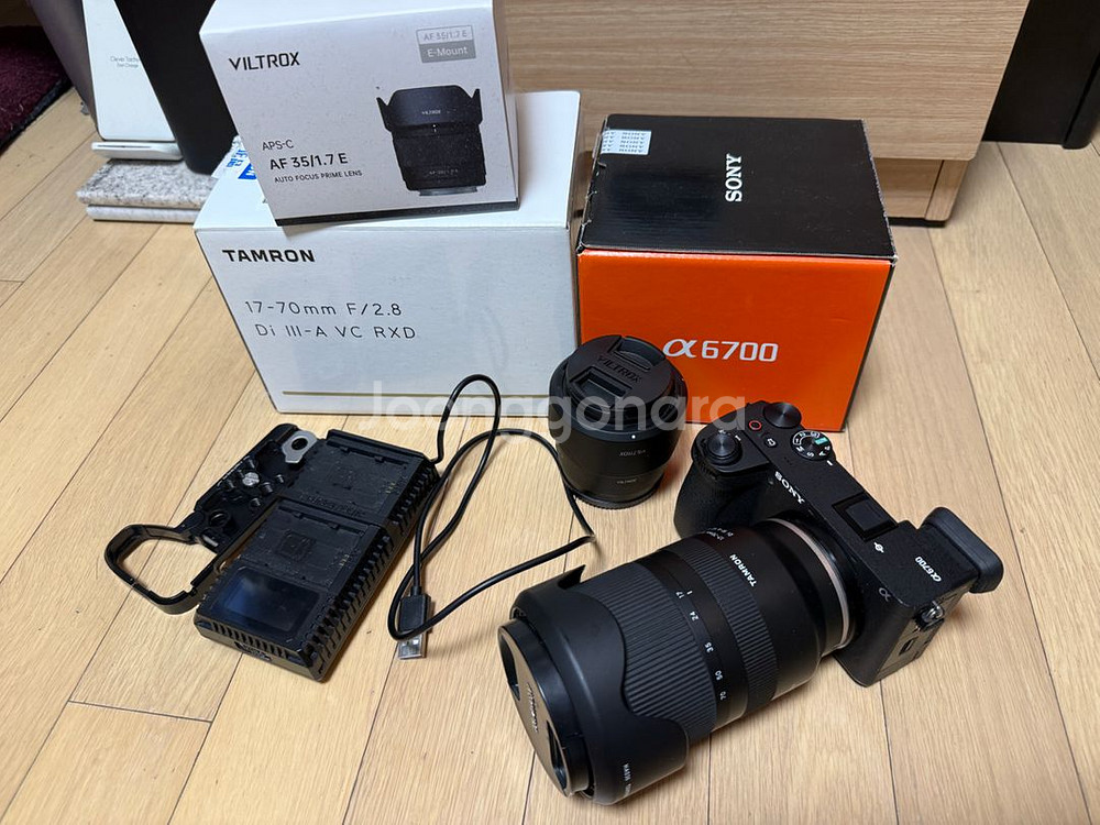 소니 a6700 + 탐론 17-70 f2.8 + 빌트록스 35mm f1.7 일괄판매--0