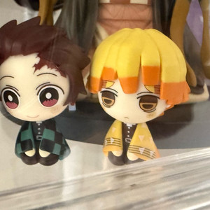 귀멸의칼날 미니피규어 팝니다. (젠이츠, 탄지로)