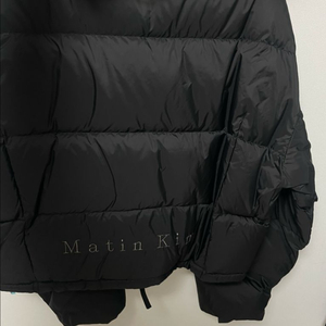 마뗑킴 푸퍼 다운 점퍼 블랙 색상 XL 상태좋음 득템