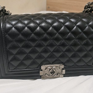 샤넬 보이백 미듐 빈티지은장 팝니다