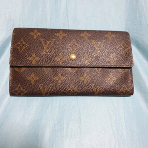 루이비통 장지갑 정품 인기제품 수납공간 넉넉하고 실용적