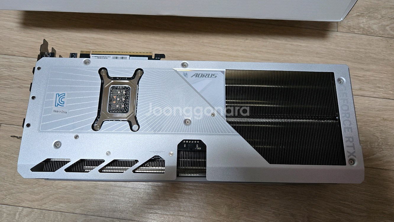 기가바이트 RTX 5080 어로스 마스터 아이스--2