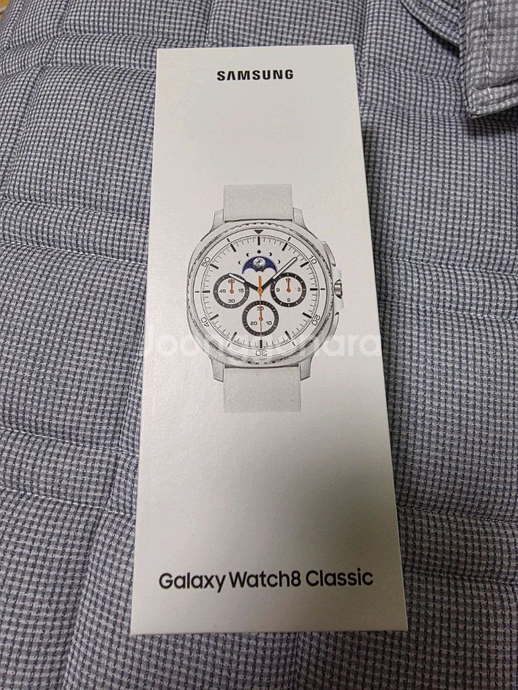 갤럭시 워치8 클래식 46mm lte 화이트 팝니다.--0