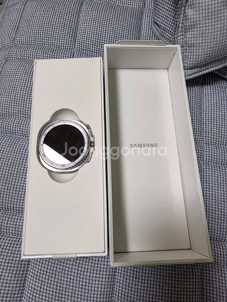 갤럭시 워치8 클래식 46mm lte 화이트 팝니다.--3