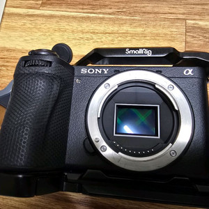 소니 a6700 +탐론 18-300 렌즈 및 기타 악세사리 일괄 팝니다.