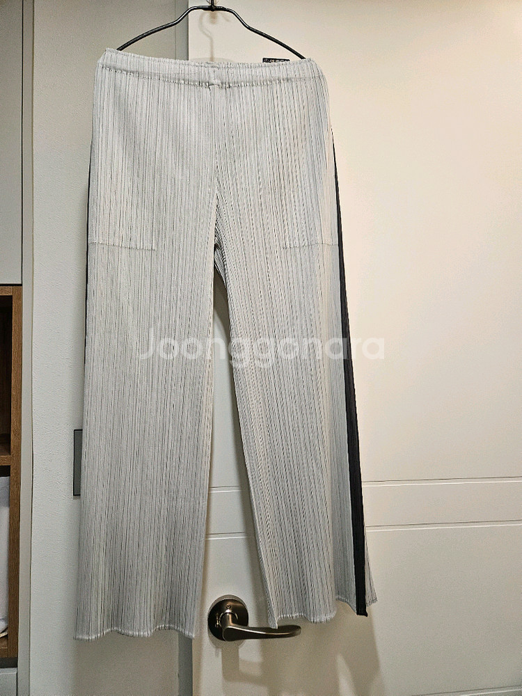 플리츠플리즈 이세이미야케 먼슬리팬츠 4사이즈--2