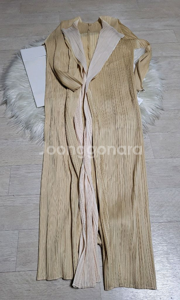 이세이미야케 플리츠플리즈 가디건 메리 바이컬러 롱가디건 베이지 3사이즈--1