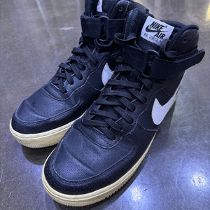 나이키 에어포스1 07 하이 블랙 화이트 슈즈 270