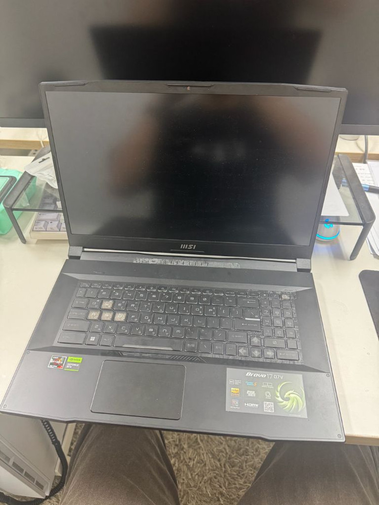 msi bravo 17 브라보 17 게이밍 노트북--2