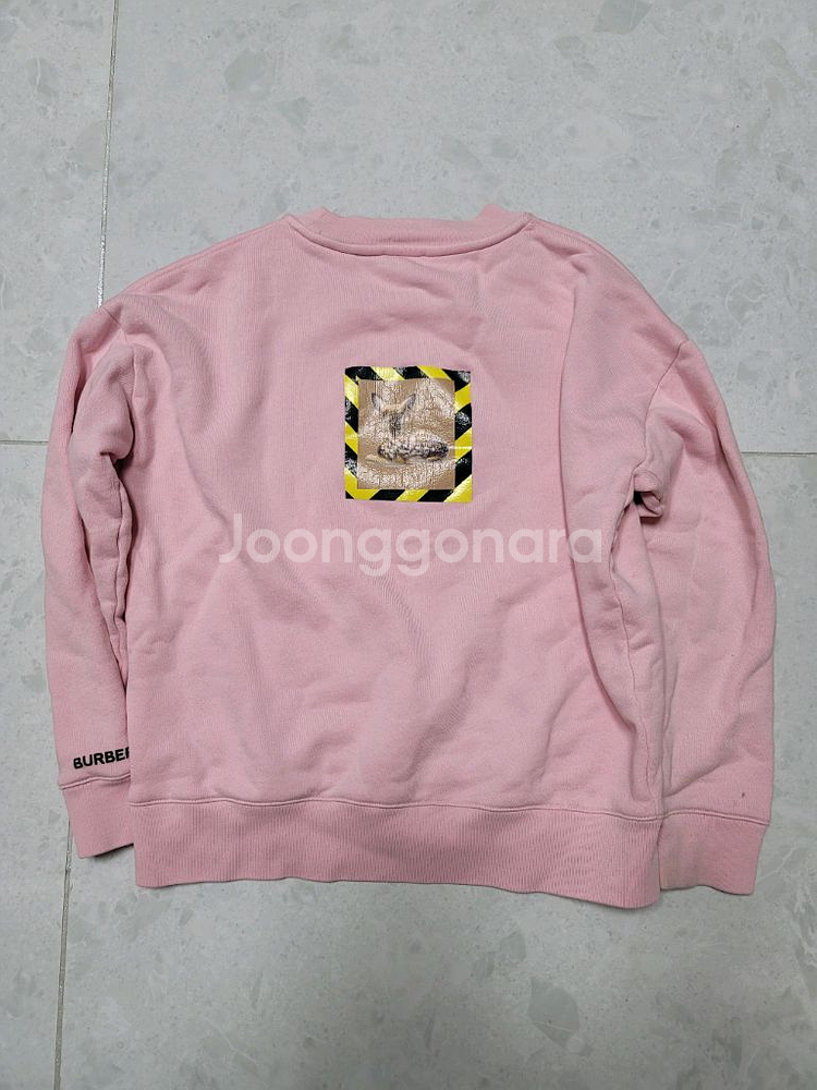 버버리 핑크 맨투맨 키즈140 정품--1